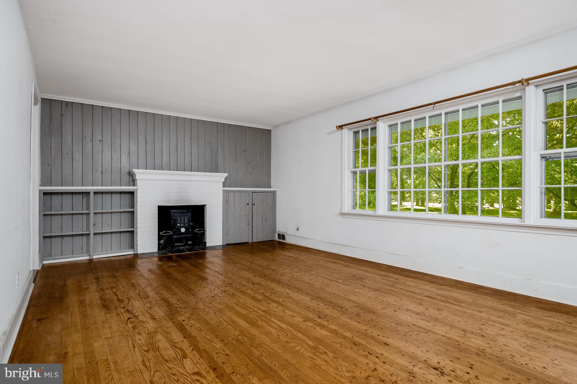 351 Cold Soil Road Princeton, NJ 08540 - Photo 3 of 28 Living room