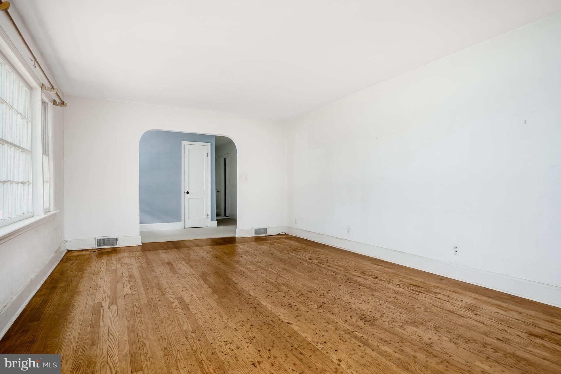 351 Cold Soil Road Princeton, NJ 08540 - Photo 5 of 28 Living room