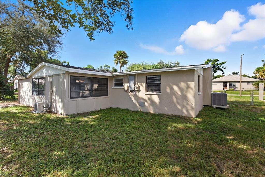 101 Oberlin Road Venice, FL 34293 - Photo 26 of 27