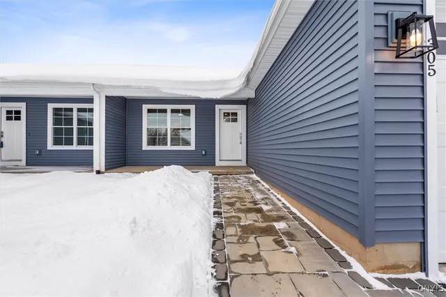 $329,900 | 305 Nicks Way, Geddes, NY 13209