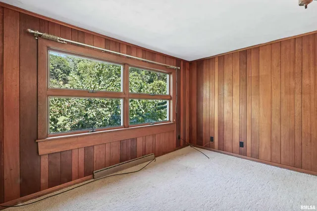 $495,000 | 25111 Valley Drive, Pleasant Valley, IA 52722