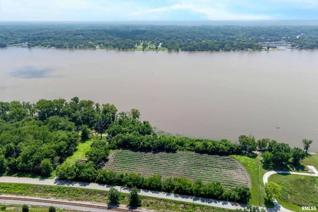 $495,000 | 25111 Valley Drive, Pleasant Valley, IA 52722