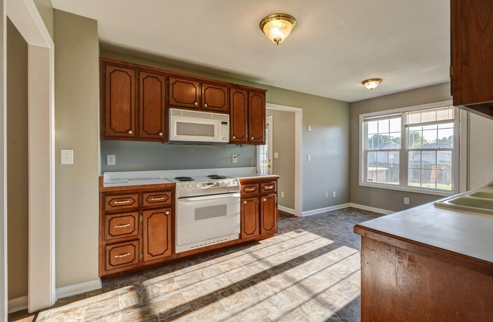 1634 Windriver Road Clarksville, TN 37042 - Photo 11 of 29