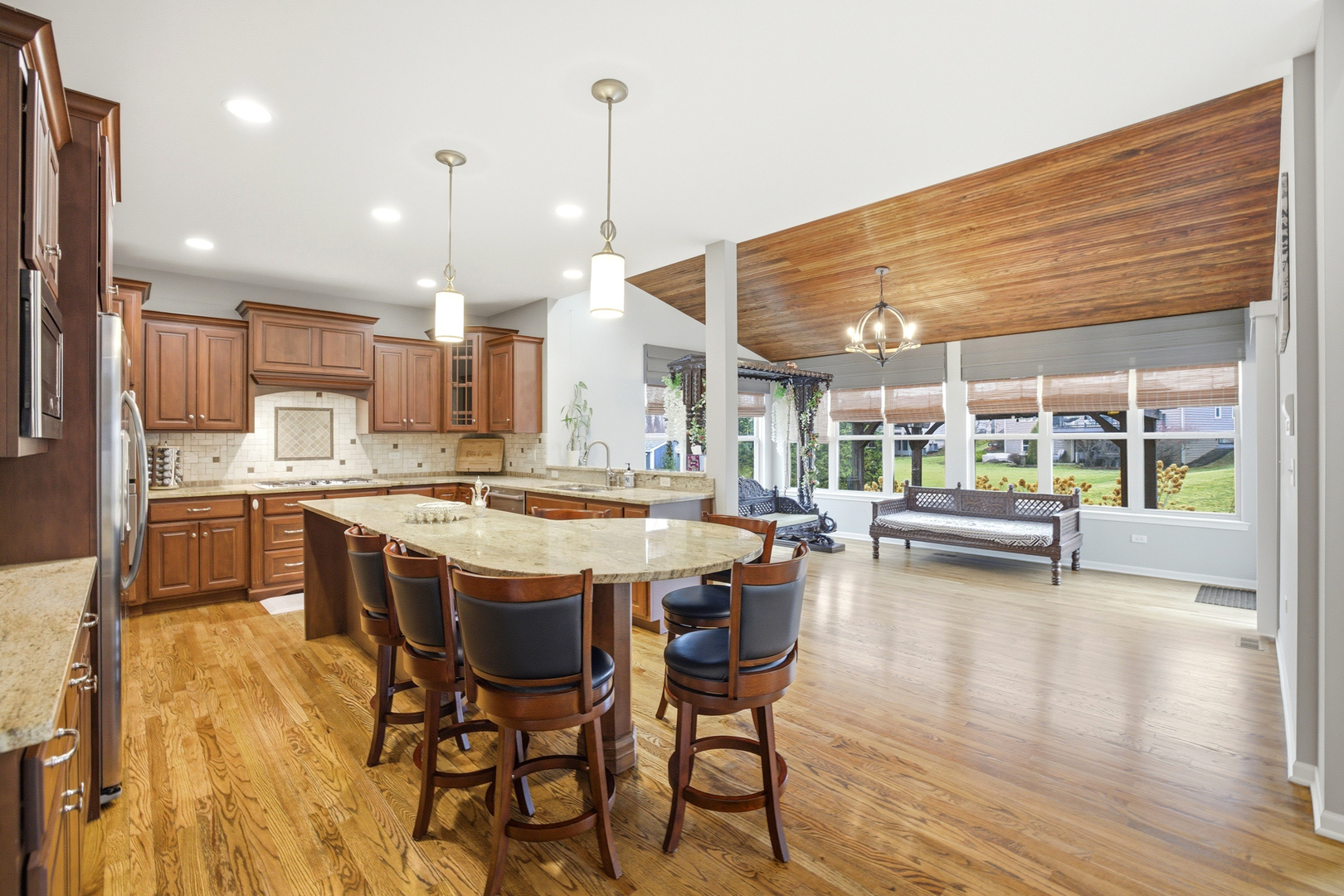 635 Slate Run Elgin, IL 60124 - Photo 11 of 40