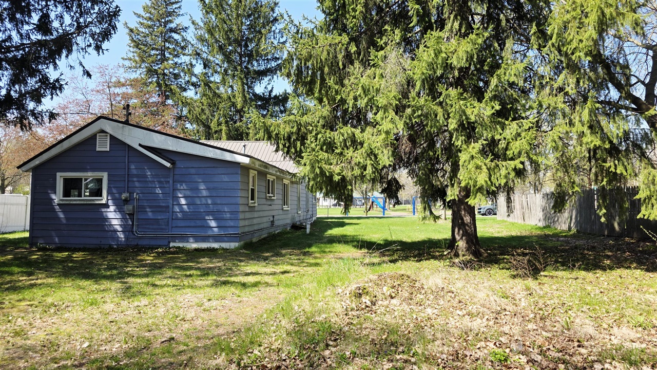 321 South 4th Street Edmore, MI 48829 - Photo 27 of 28