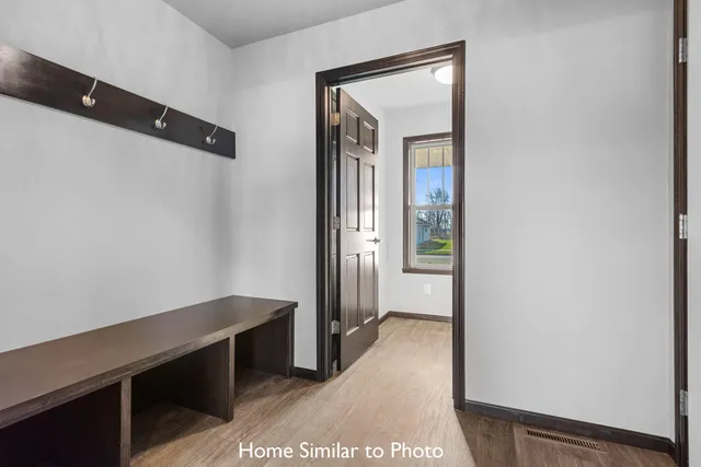 $379,900 | 1262 Putnam Drive, Pulaski, WI 54162