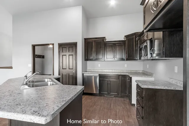 $379,900 | 1262 Putnam Drive, Pulaski, WI 54162