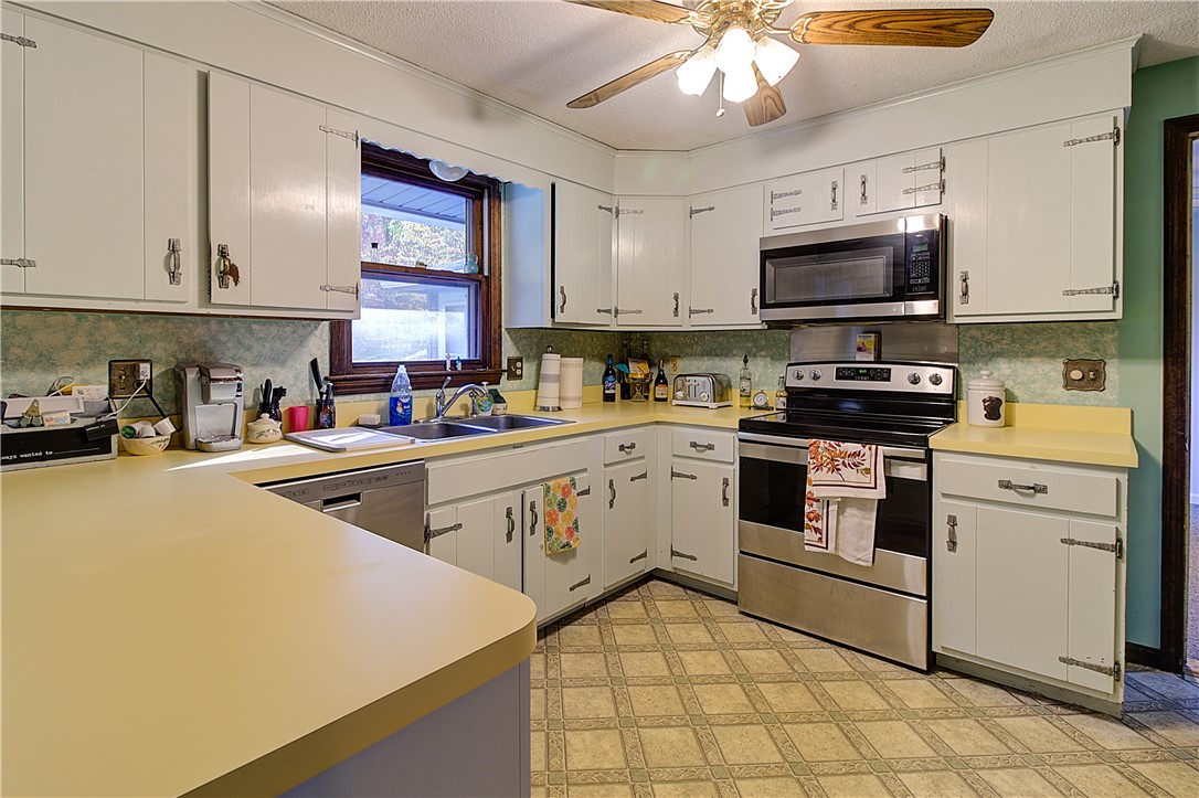 430 Snake Hill Road Burrillville, RI 02830 - Photo 19 of 41 Gallery Image 19