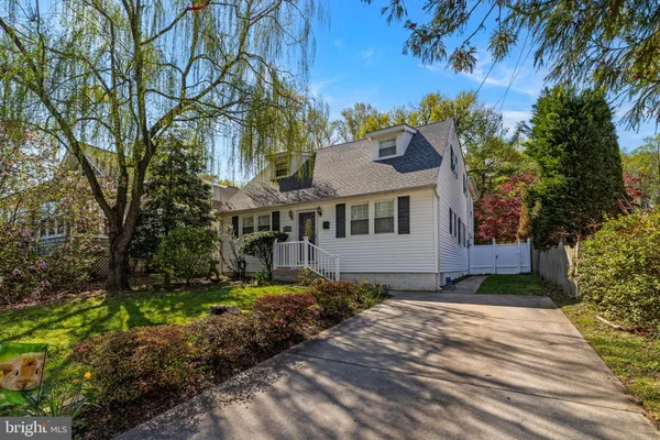 $379,900 | 820 Lake Avenue, Woodbury Heights, NJ 08097