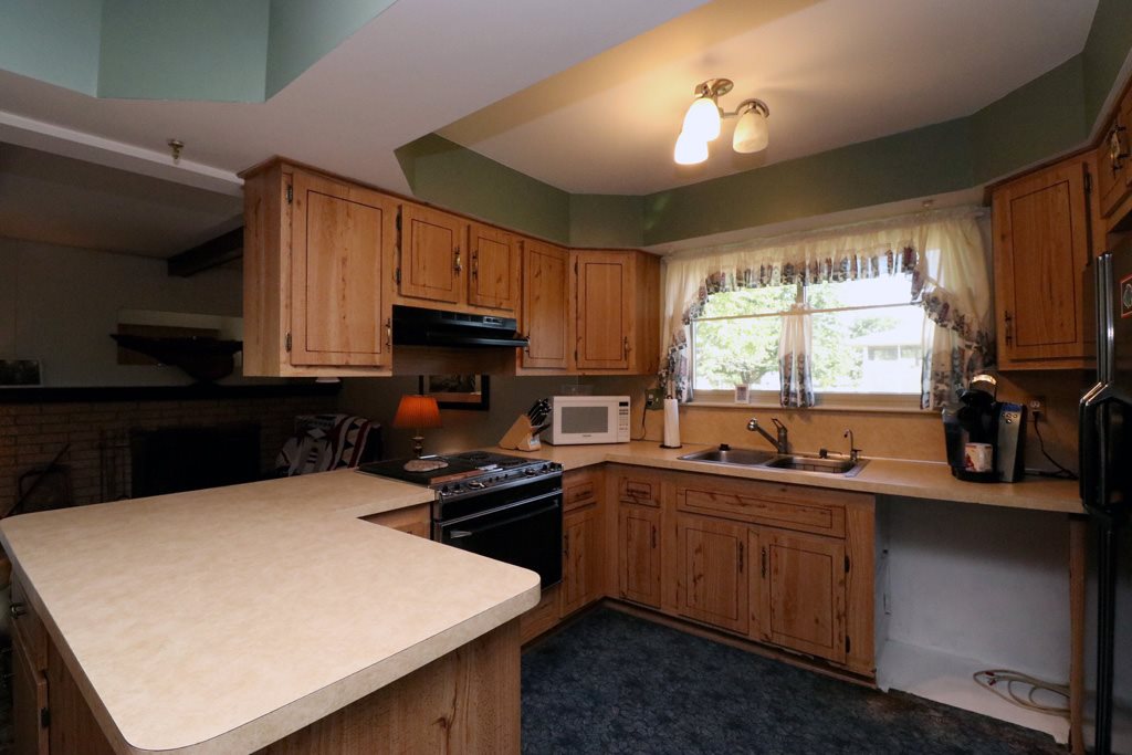 2236 South Nichols Road Lennon, MI 48449 - Photo 7 of 30 31393198-6.JPG
