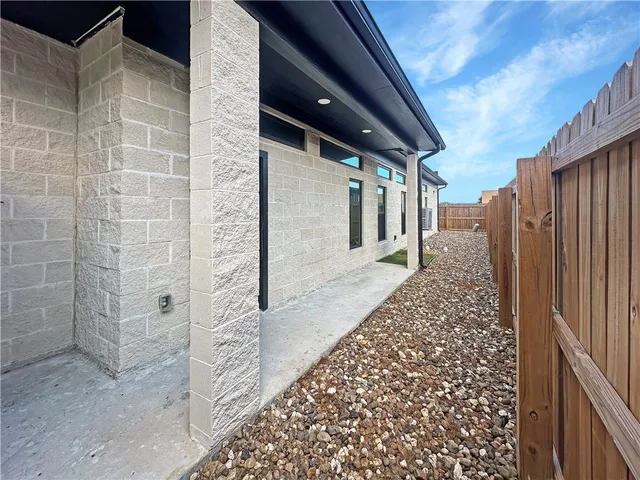 $2,095 | 2718 Grace Circle, Unit B, Corpus Christi, TX 78414