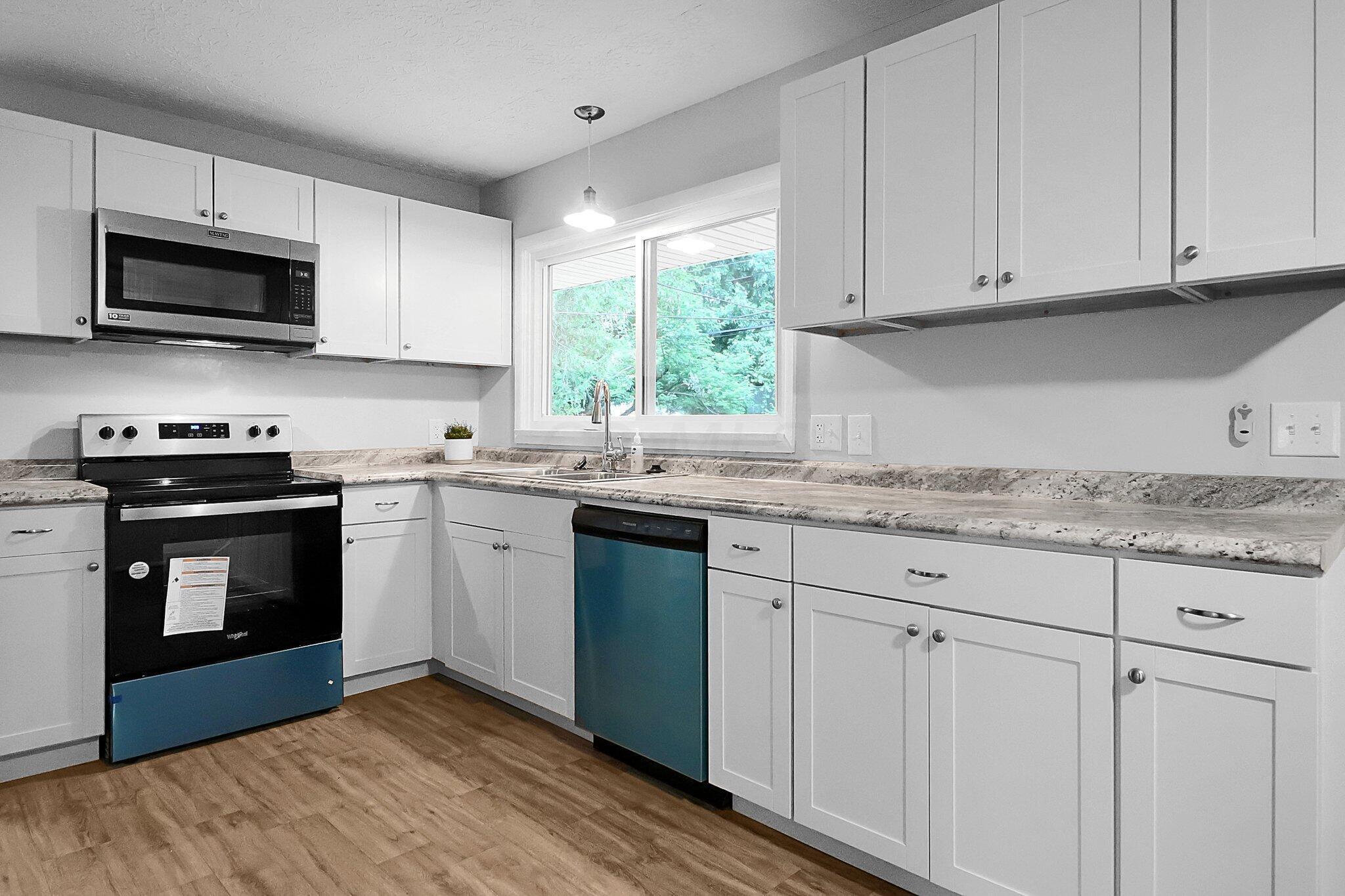 4490 Errington Road Columbus, OH 43227 - Photo 9 of 26 All Brand New Stainless Steel Appliances