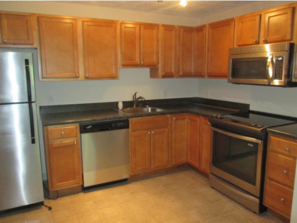 545 Calef Road, Unit 27 Manchester, NH 03103 - Photo 4 of 10