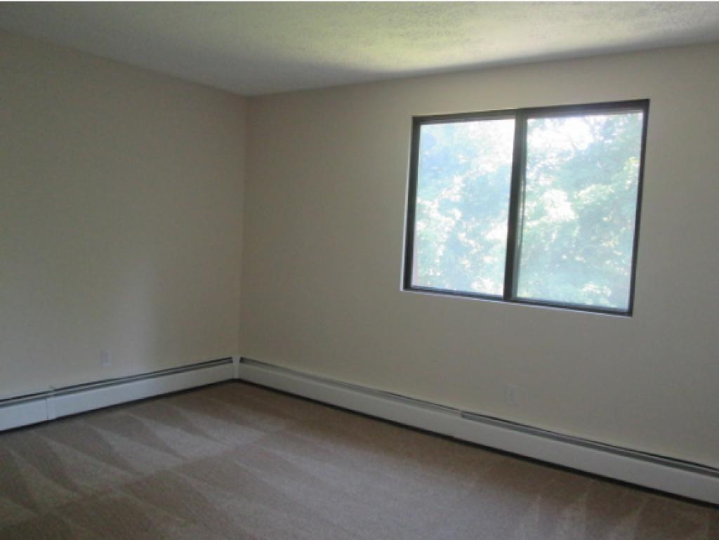 545 Calef Road, Unit 27 Manchester, NH 03103 - Photo 6 of 10