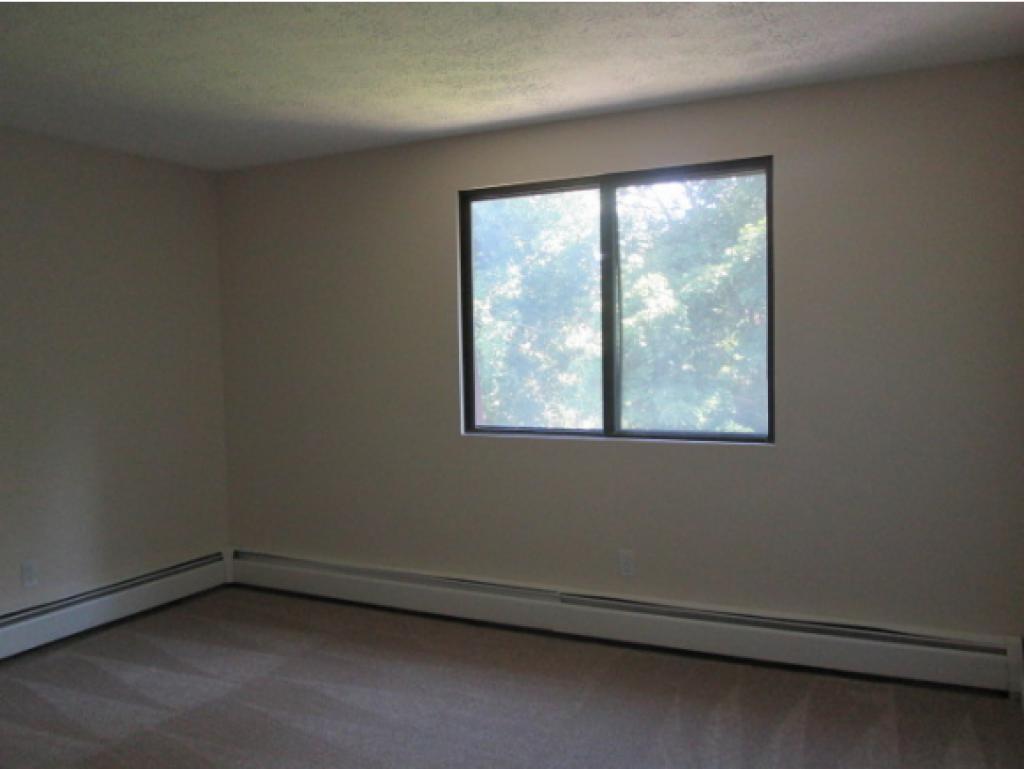545 Calef Road, Unit 27 Manchester, NH 03103 - Photo 7 of 10