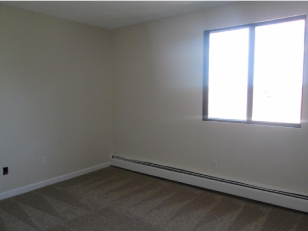 545 Calef Road, Unit 27 Manchester, NH 03103 - Photo 8 of 10