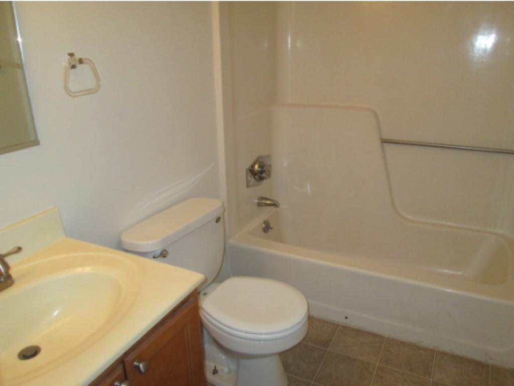 545 Calef Road, Unit 27 Manchester, NH 03103 - Photo 10 of 10