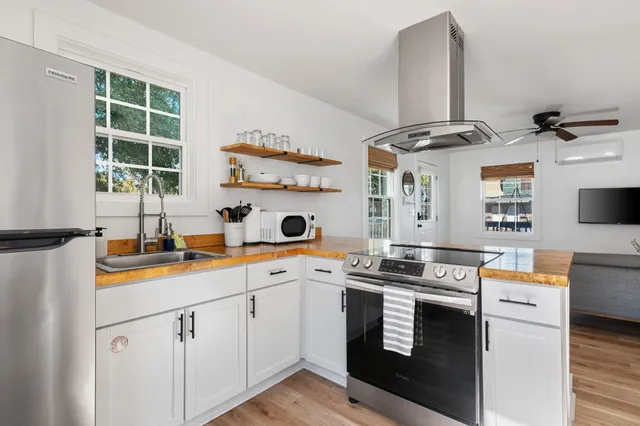 $630,000 | 4995 Chateau Avenue, Unit A/B, North Charleston, SC 29405