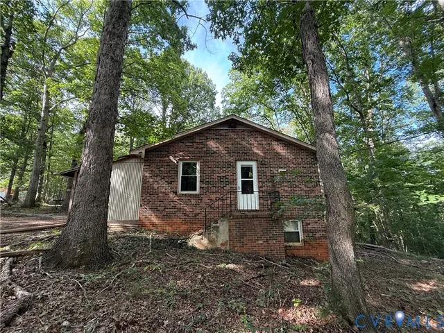 a house view with a outdoor space