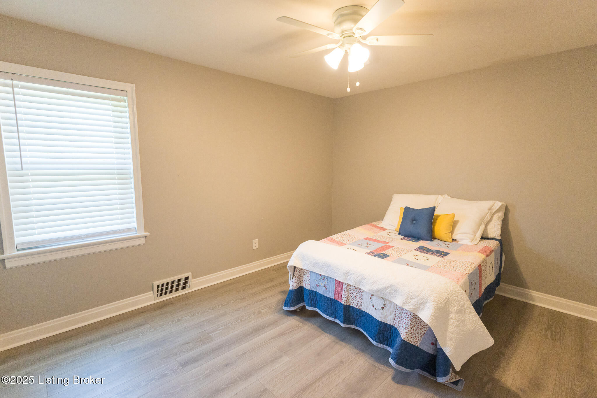 4722 Cane Run Road Louisville, KY 40216 - Photo 29 of 52 812A3037