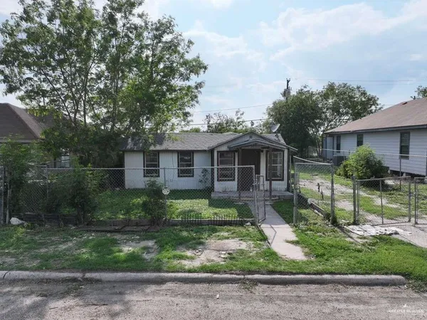 $59,900 | 815 North Extrumberto Solis Street, Elsa, TX 78538