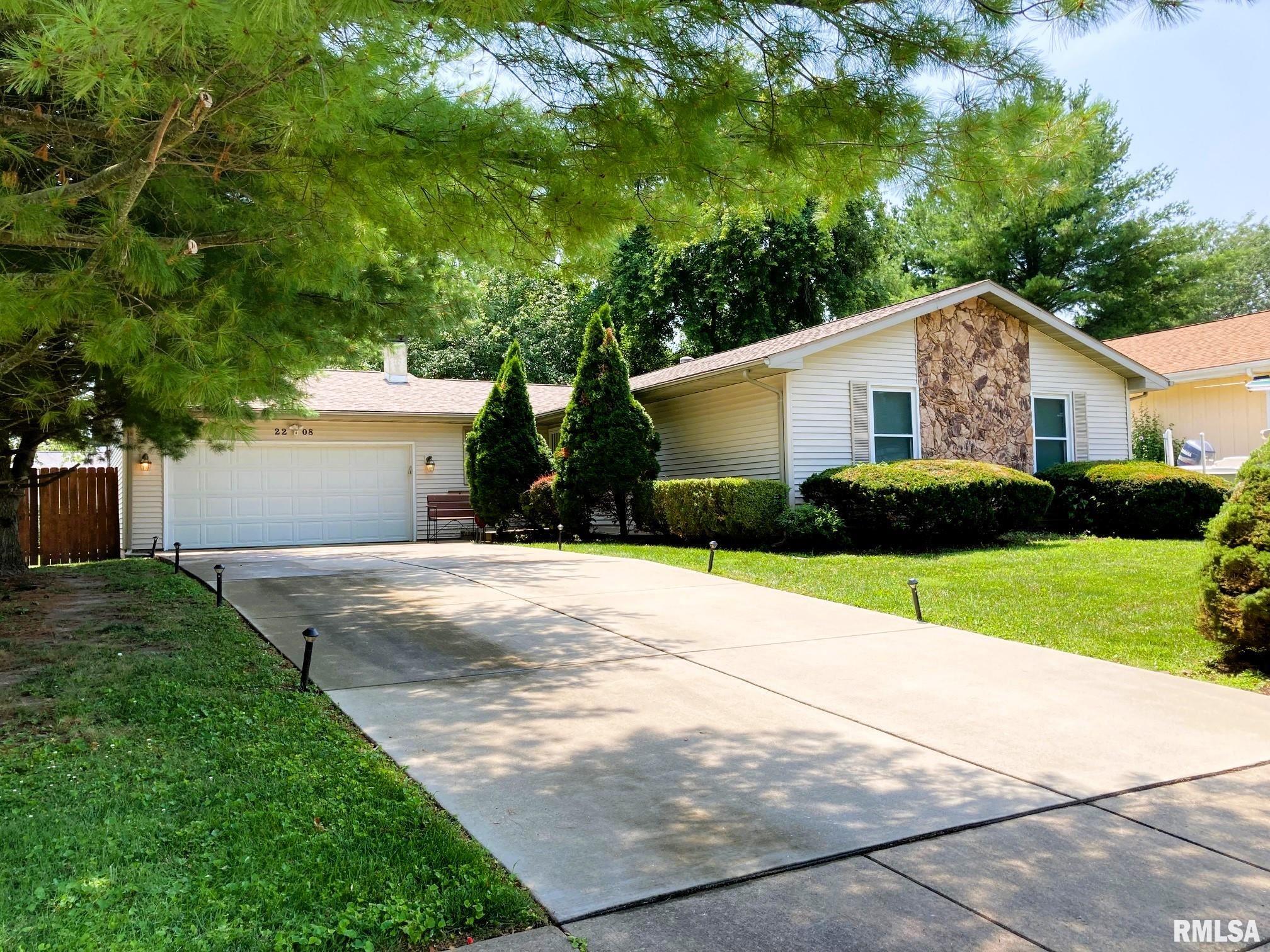 2208 Croydon Drive Springfield, IL 62703 - Photo 1 of 23 Gallery Image 1