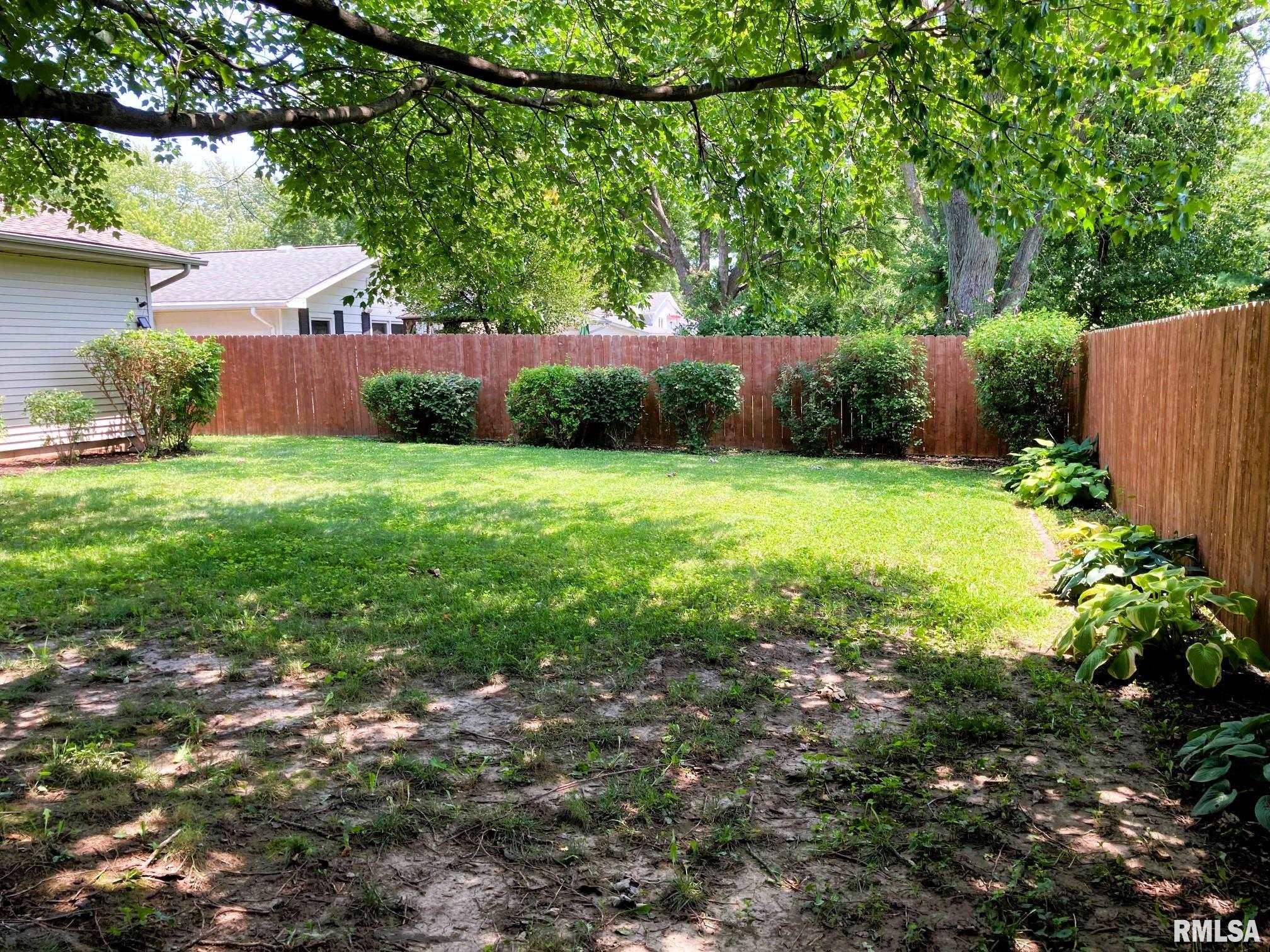 2208 Croydon Drive Springfield, IL 62703 - Photo 5 of 23 Gallery Image 5