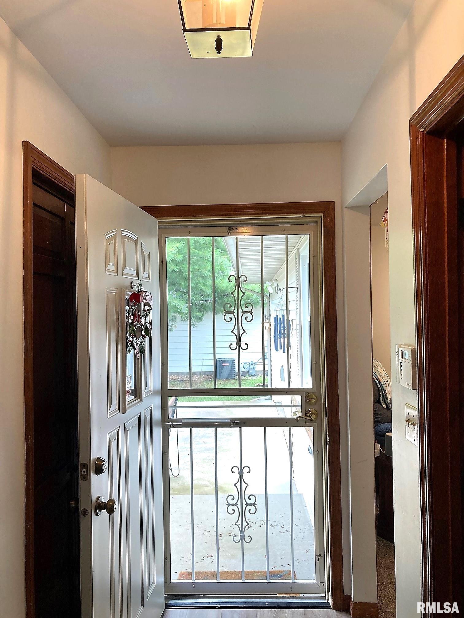 2208 Croydon Drive Springfield, IL 62703 - Photo 6 of 23 Gallery Image 6