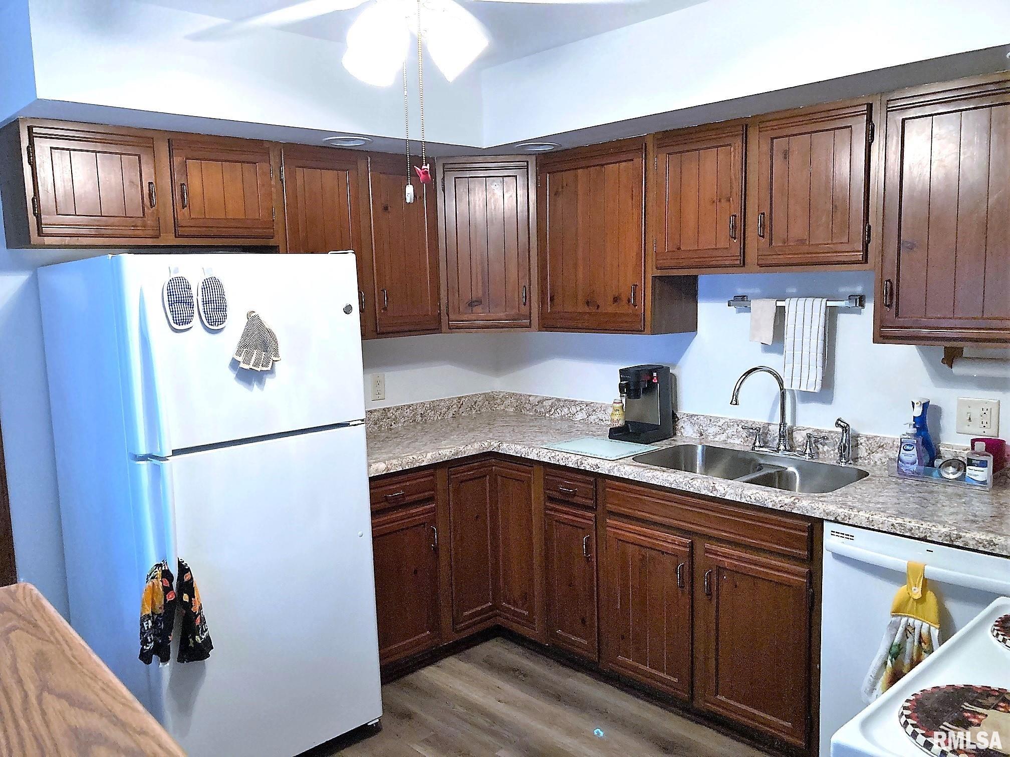 2208 Croydon Drive Springfield, IL 62703 - Photo 9 of 23 Gallery Image 9