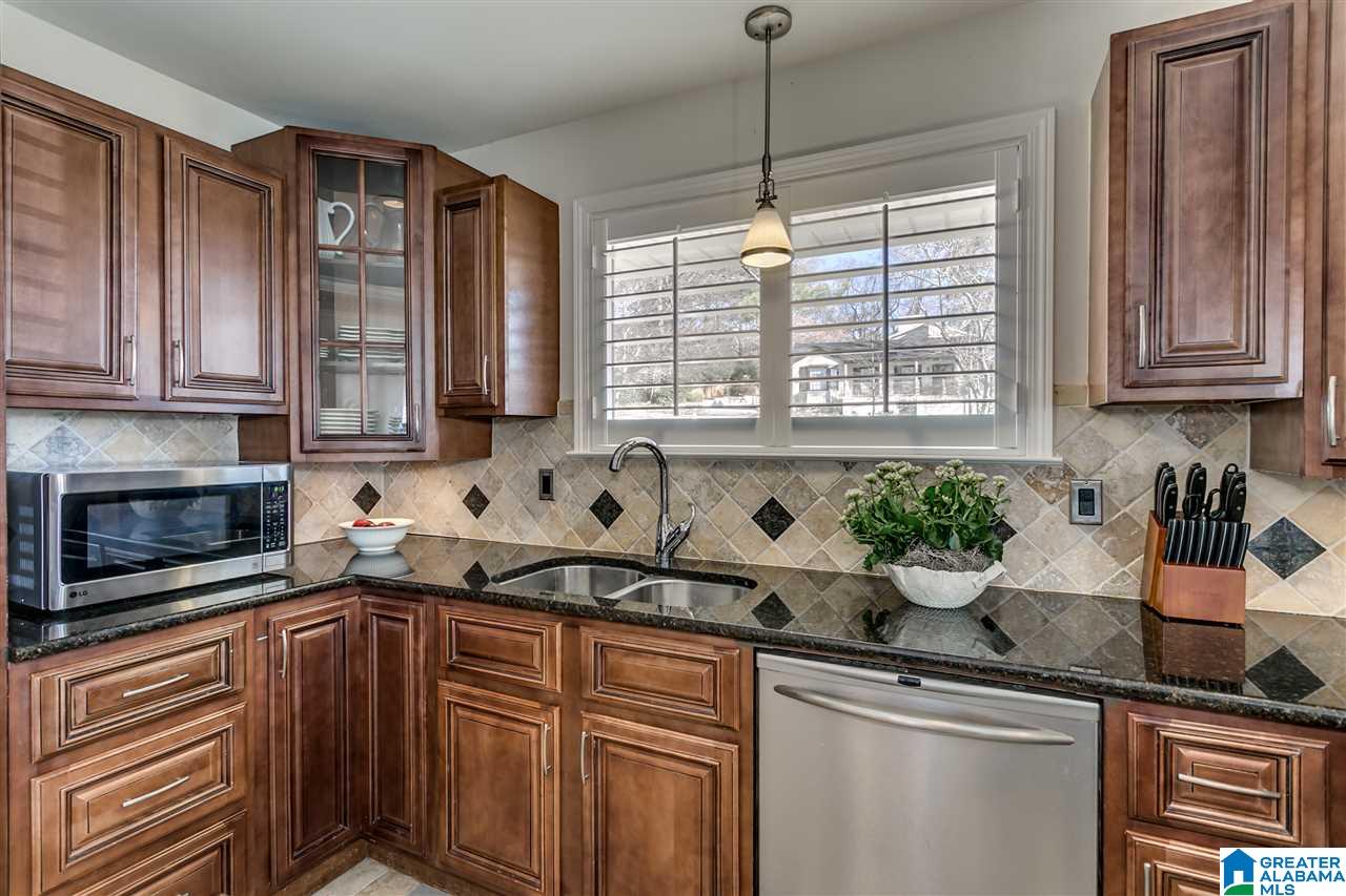 3653 Spring Valley Road Birmingham, AL 35223 - Photo 9 of 44