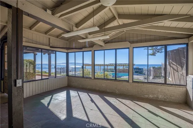 a view of empty room