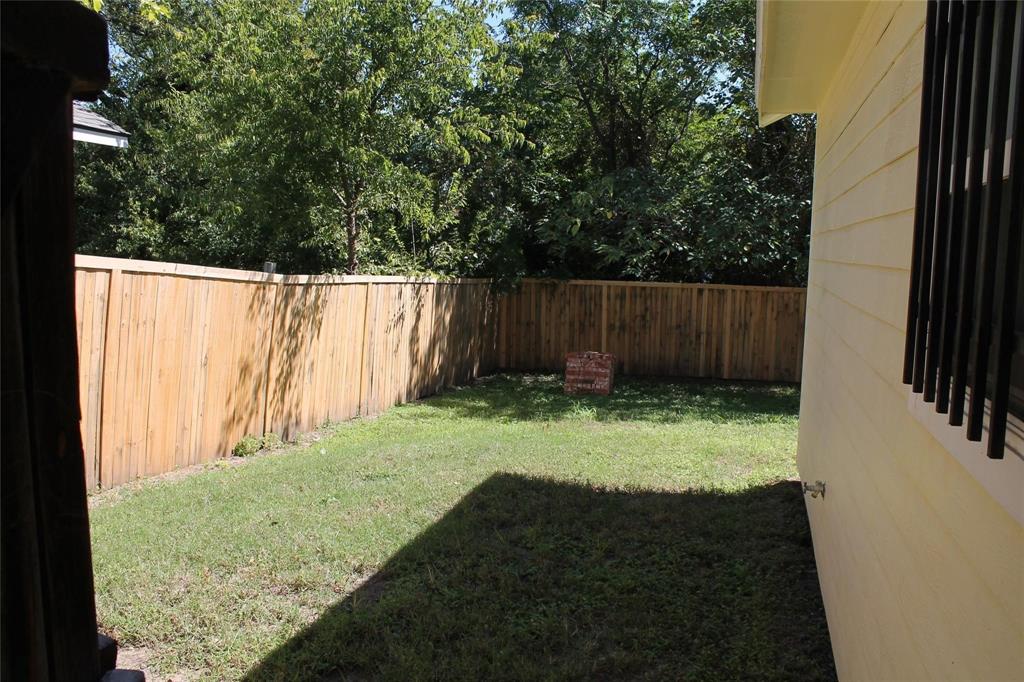 4518 Hamilton Avenue Dallas, TX 75210 - Photo 4 of 24