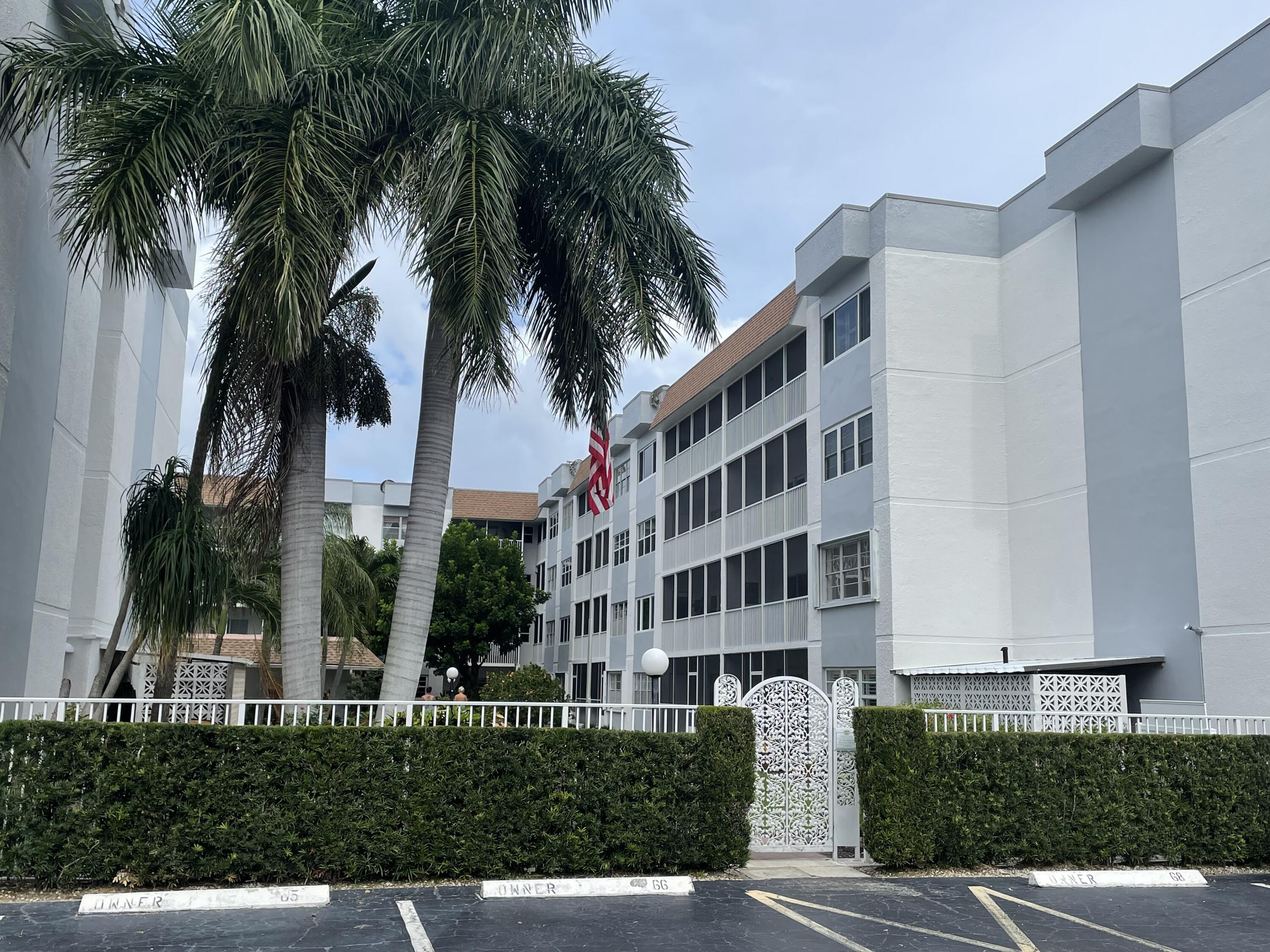 1516 South Lakeside Dr Unit 411  