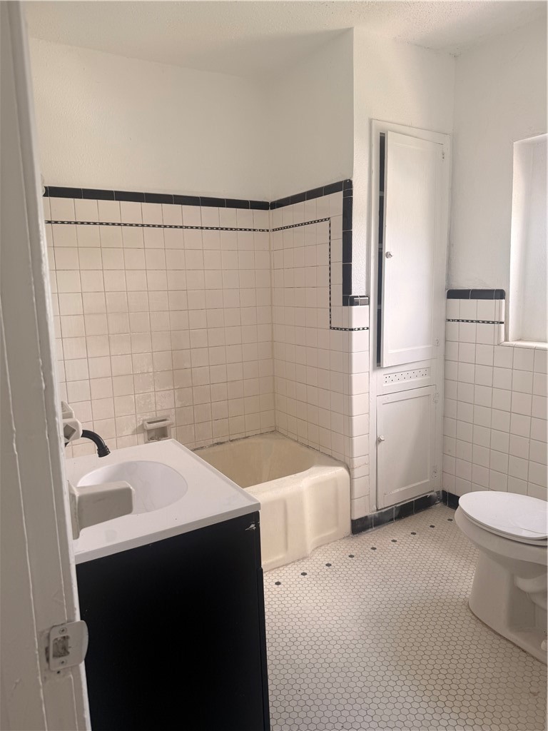 2107 16th Street, Unit 4 Corpus Christi, TX 78404 - Photo 4 of 6