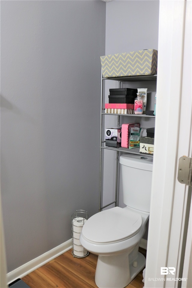 512 Carolyn Avenue Foley, AL 36535 - Photo 23 of 32 Half bath