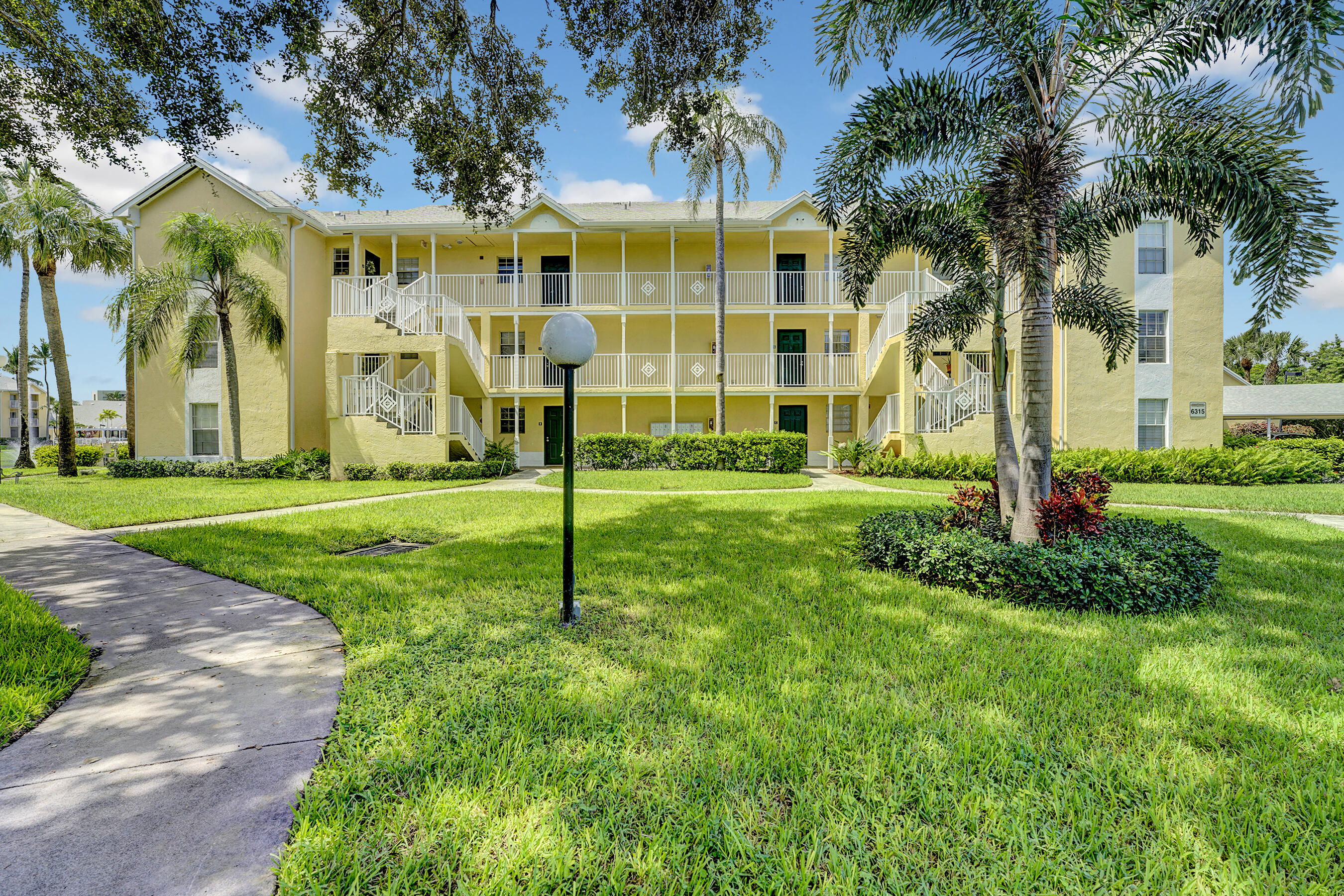 6315 La Costa Drive, Unit A Boca Raton, FL 33433 - Photo 2 of 38 _DSC4549