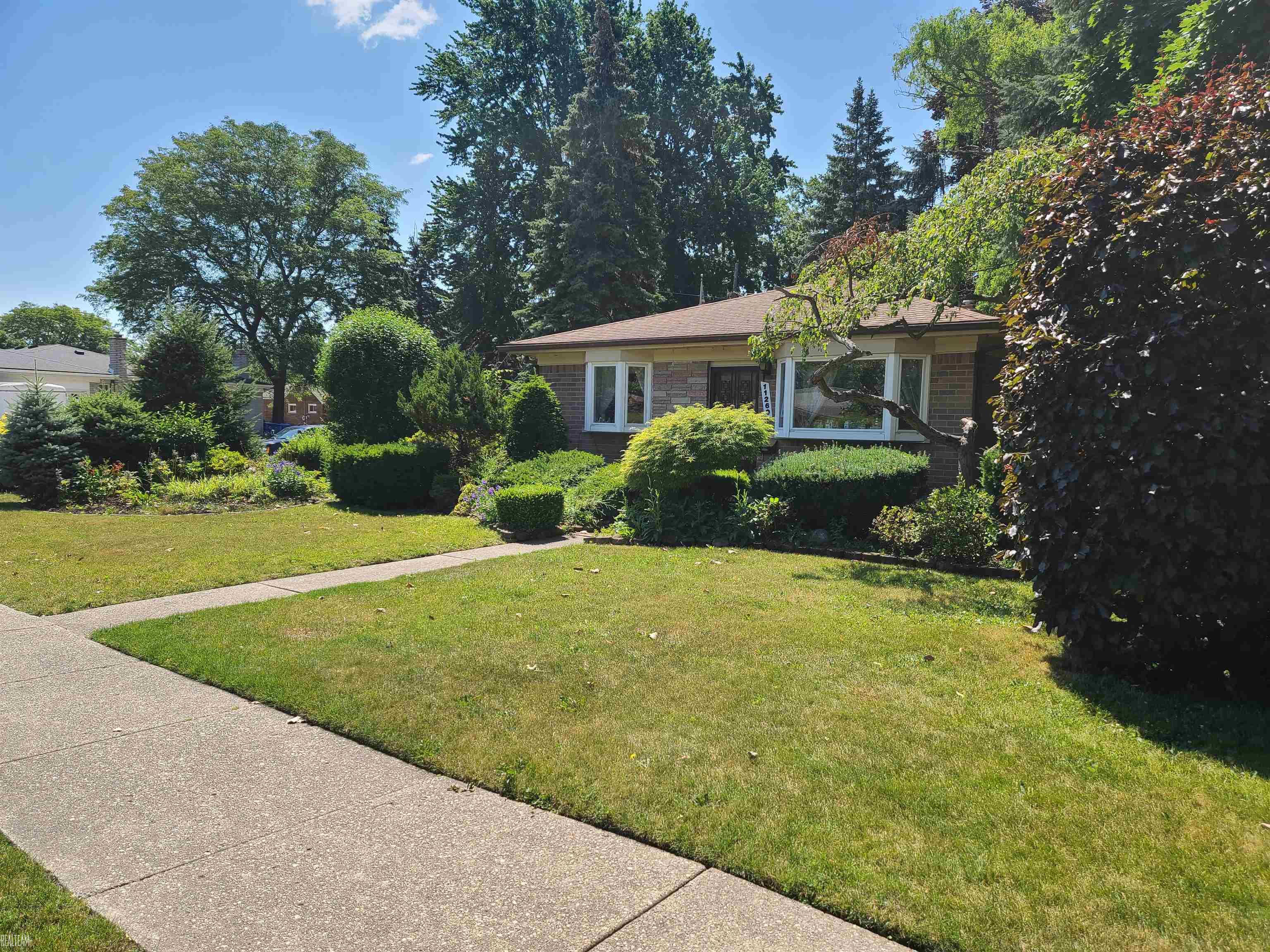 11260 Martin Road Warren, MI 48093 - Photo 2 of 7