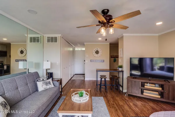 $84,000 | 114 Lakeside Villa, Unit B, Diamondhead, MS 39525