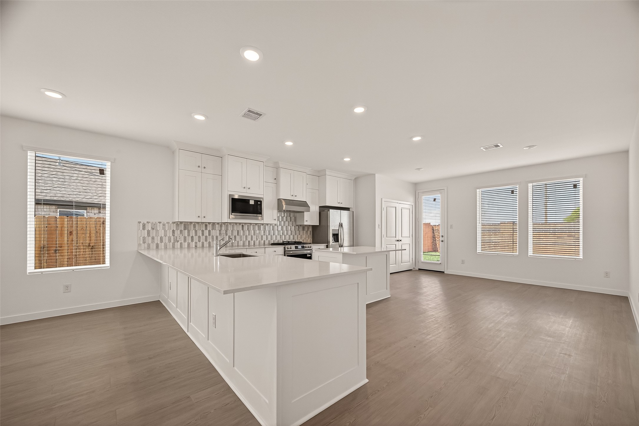 2511 American Ruby Drive Rosharon, TX 77583 - Photo 11 of 39