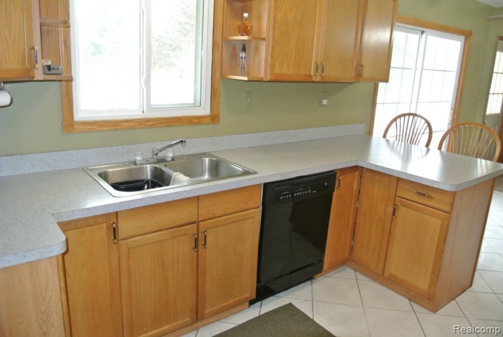 18405 32 Mile Road Armada, MI 48005 - Photo 27 of 58 KITCHEN4.jpg