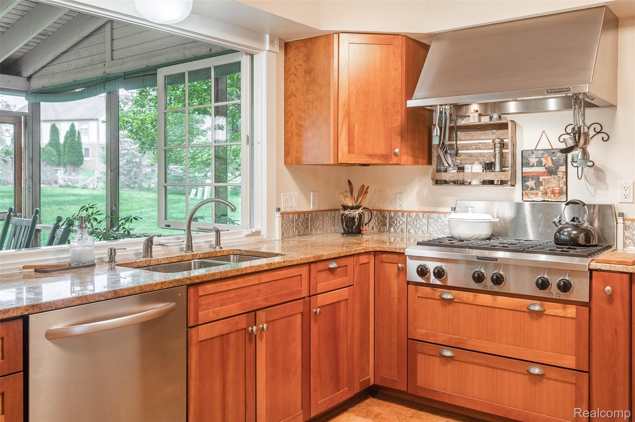 1275 Hathaway Rising Rochester, MI 48306 - Photo 6 of 26 HathawayRising-32.jpg