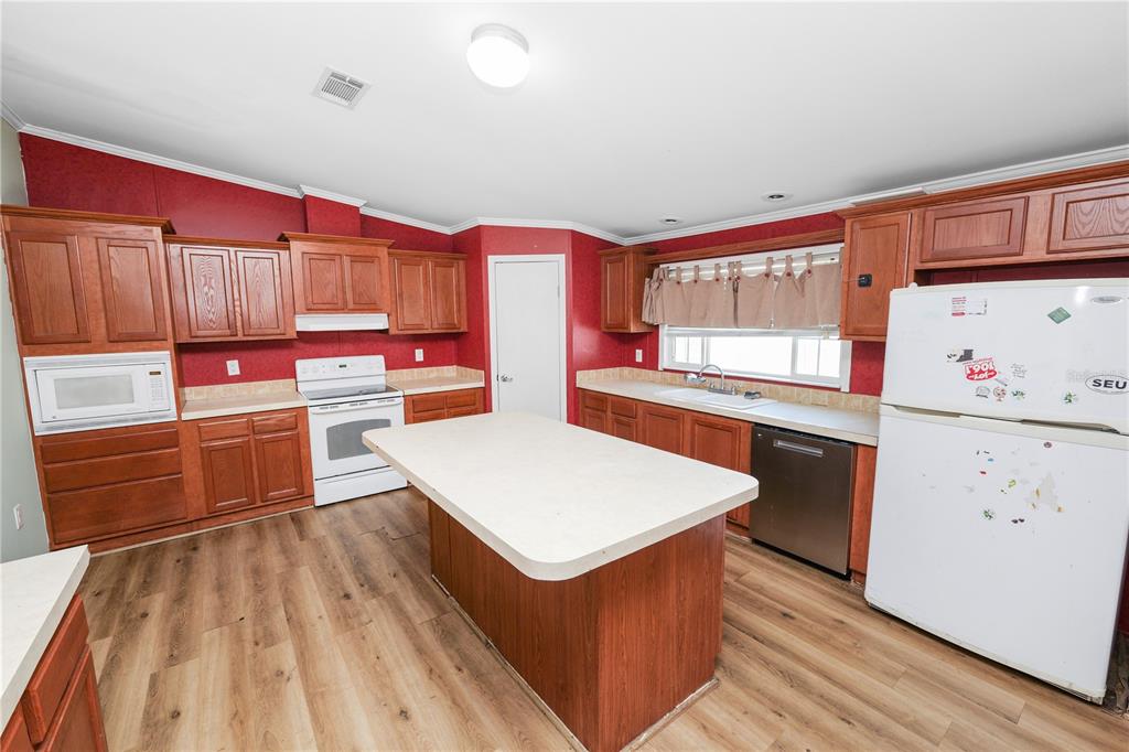 3003 Gerald Hall Road Plant City, FL 33566 - Photo 11 of 39 Gallery Image 11