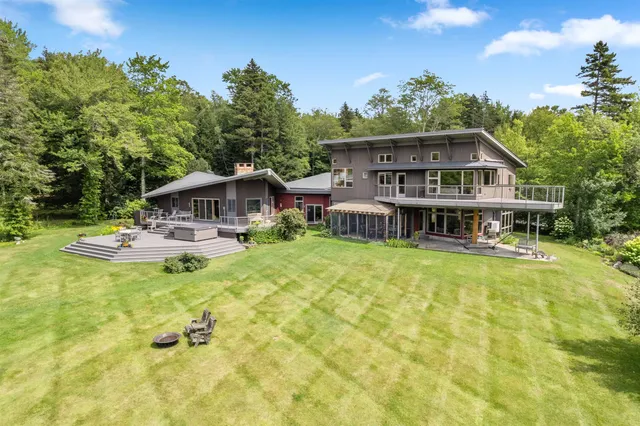 $2,195,000 | 32 Steep Hill Road, Wilmington, VT 05363