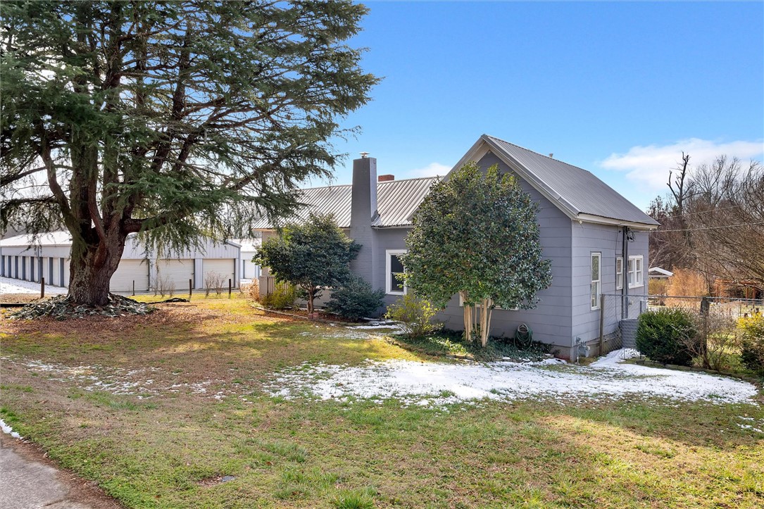 417 North Main Street Honea Path, SC 29654 - Photo 2 of 28