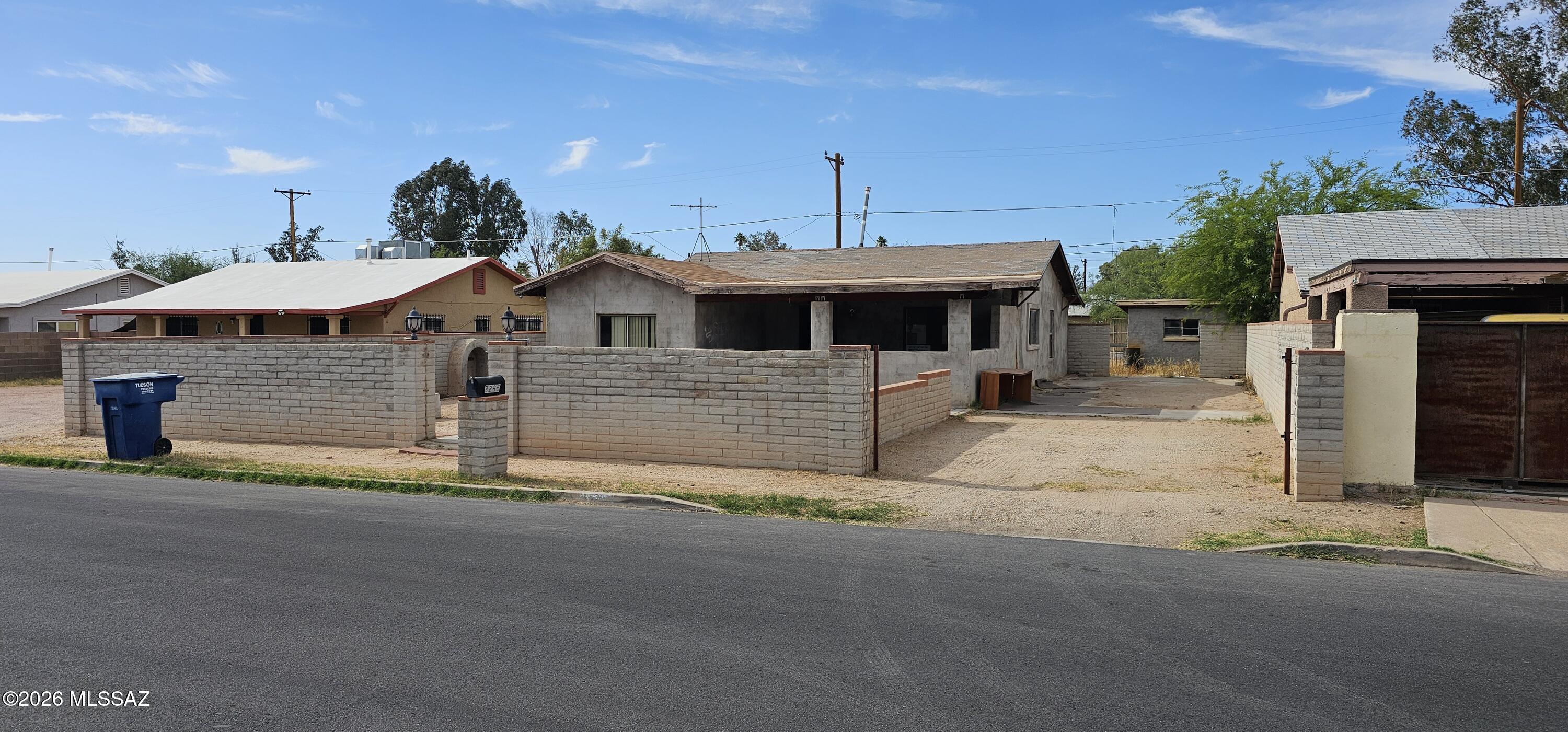 3265 East 24th Street Tucson, AZ 85713 - Photo 7 of 18 -