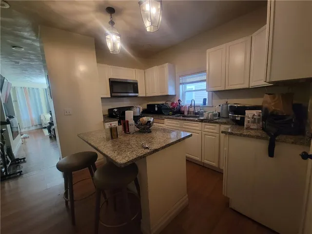 $1,900 | 6 Osborn Street, Unit 1, Providence, RI 02908