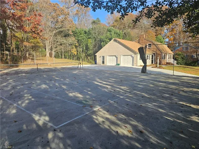 $799,900 | 3721 Herchel Lane, Winston-Salem, NC 27106