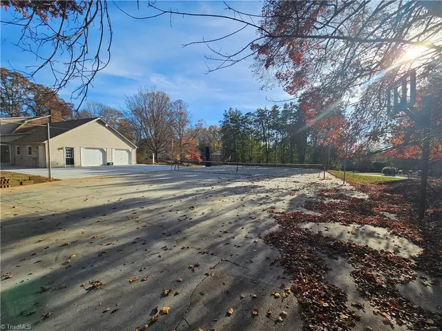 $799,900 | 3721 Herchel Lane, Winston-Salem, NC 27106