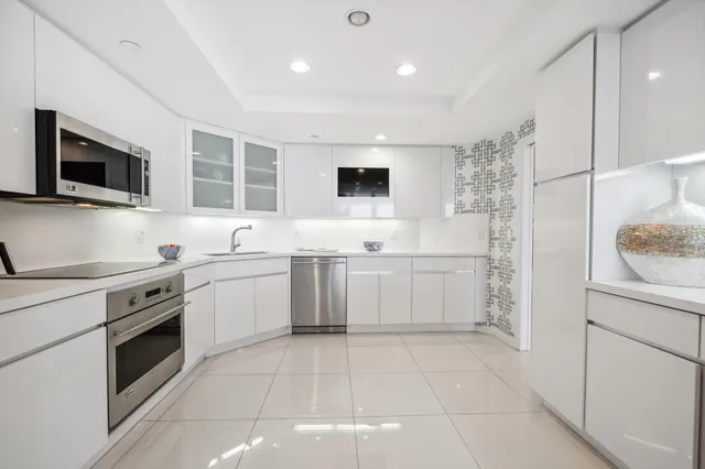 $28,500 | 2100 South Ocean Boulevard, Unit 607N, Palm Beach, FL 33480