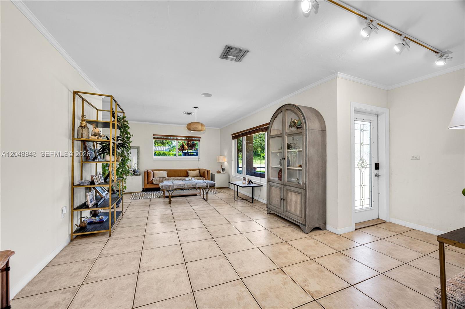 6325 Southwest 84th Street Miami, FL 33143 - Photo 8 of 33